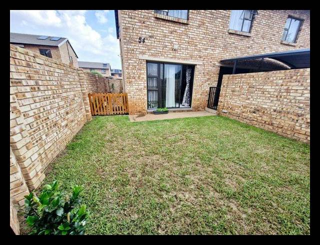 3 BEDROOM TOWNHOUSE FOR SALE IN GOEDEBURG